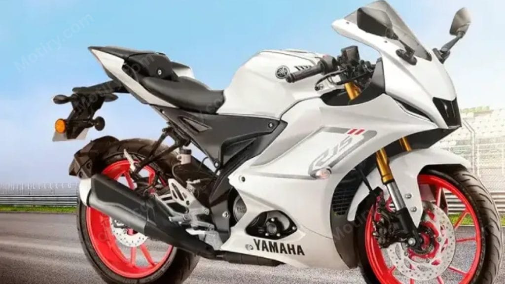 Yamaha R15 V4